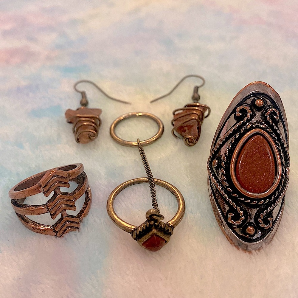 🏜Bronze bundle 3 Rings (size 5.5-6) + 1 earring